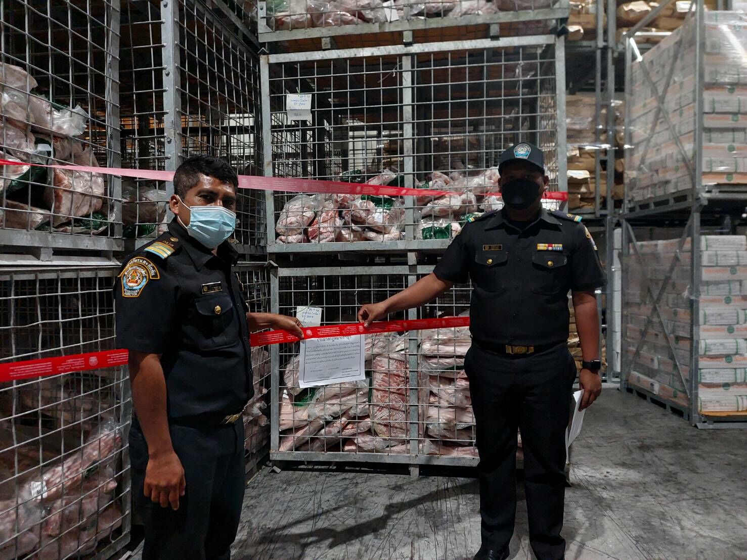 ซากหมูแช่แข็ง