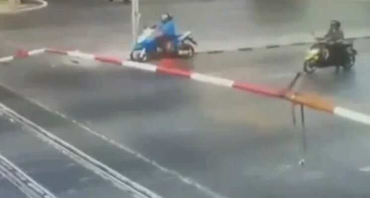 ไก่ ปริศนา หมอลำ