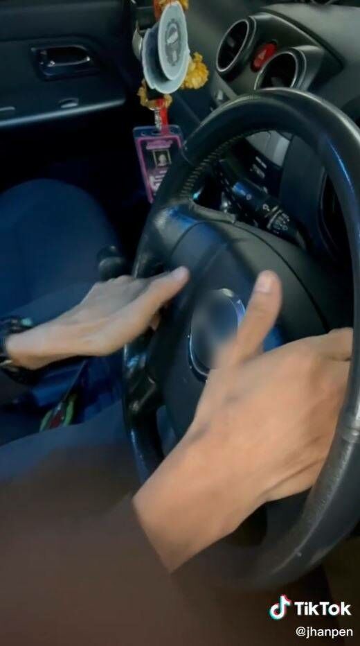 ซ่อนเงินในรถ