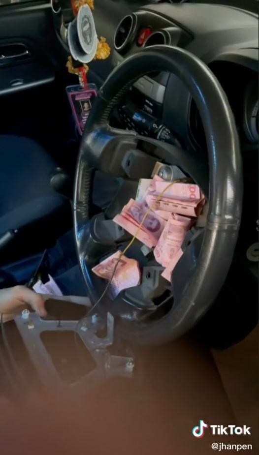 แอบซ่อนเงินเมีย