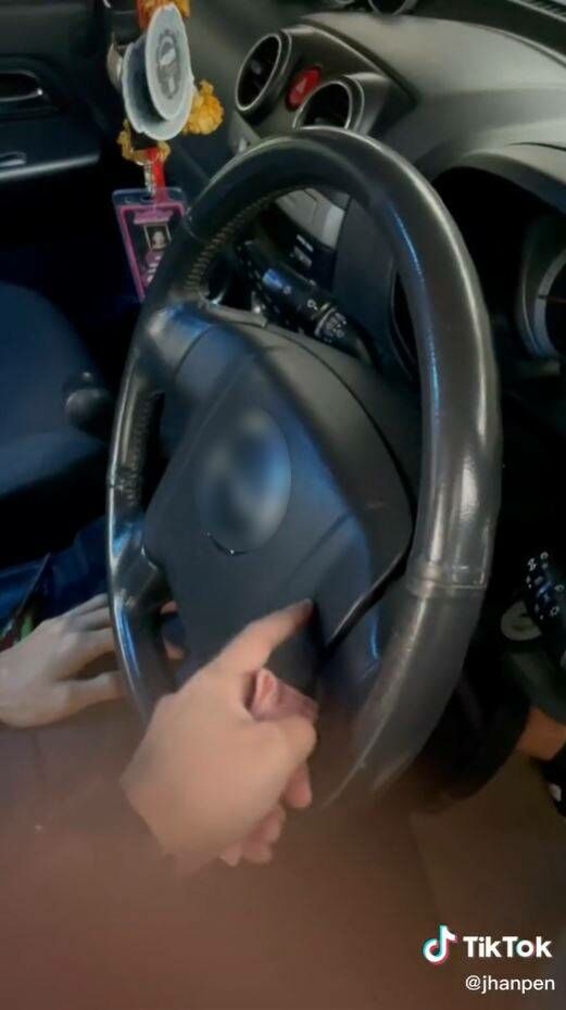 พวงมาลัยรถ