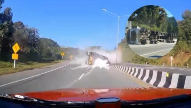 รถบรรทุกคว่ำ