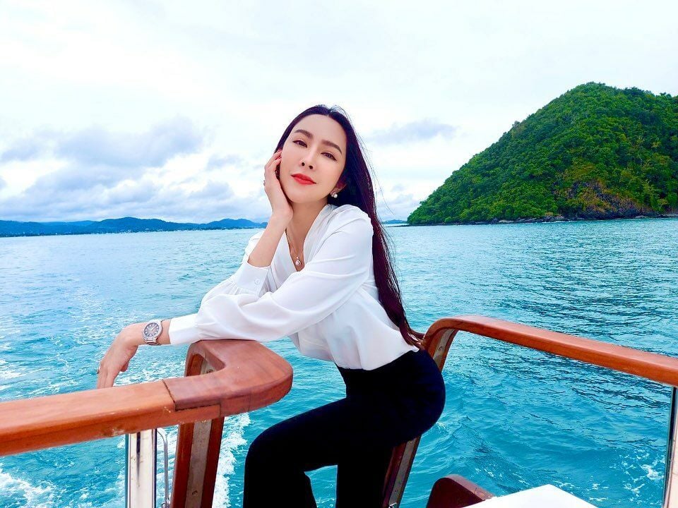 รู้จัก ไฮโซม่านฟ้า