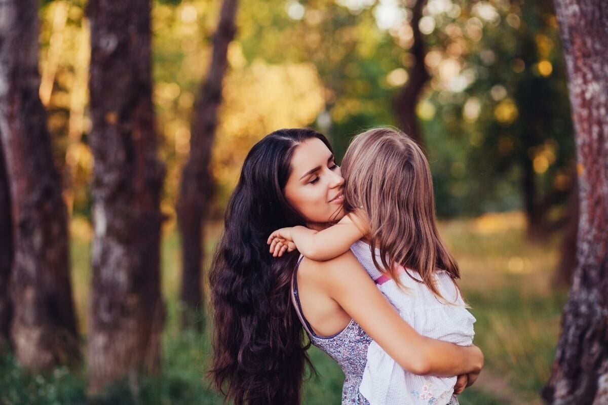 ฝันว่าได้อุ้มเด็กผู้หญิงทารก