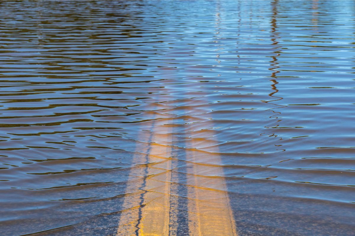 ฝันเห็นน้ำท่วม ทำนายฝัน