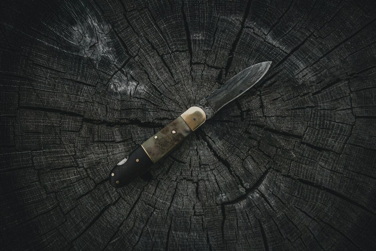 ฝันว่าโดนแทงด้วยมีด เลขเด็ด ความหมาย