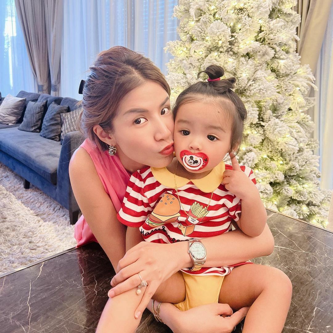 น้องเวทย์มนต์ ลูกสาว ใบเตย ติดโควิด