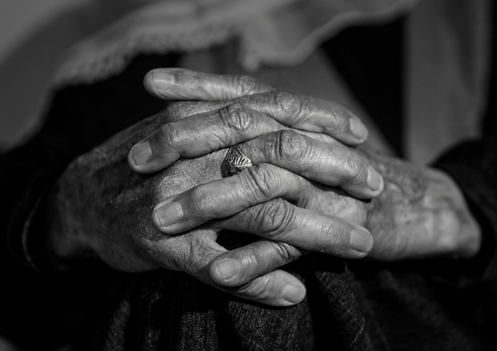 ฝันเห็นญาติผู้ใหญ่ที่เสียชีวิตไปแล้ว เลขเด็ด