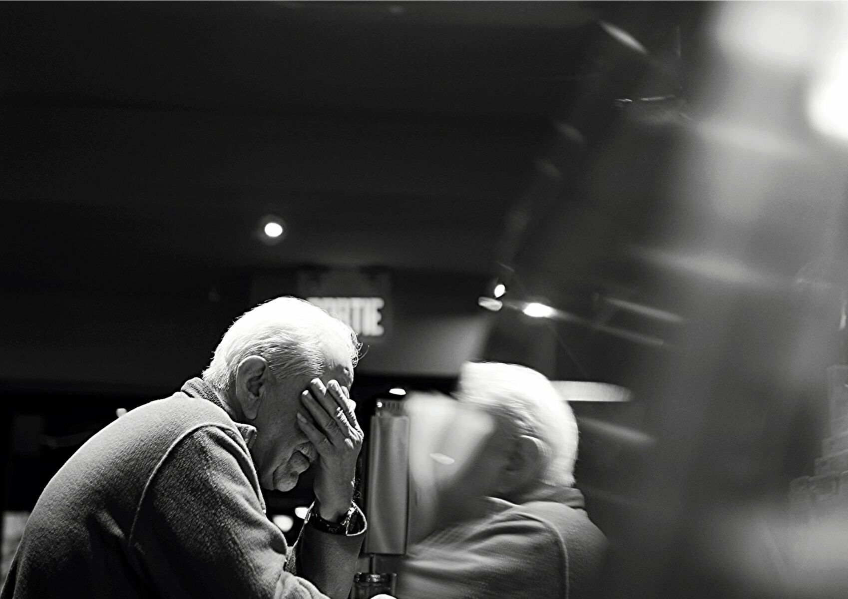 ฝันเห็นญาติผู้ใหญ่ที่เสียชีวิตไปแล้ว เลขเด็ด