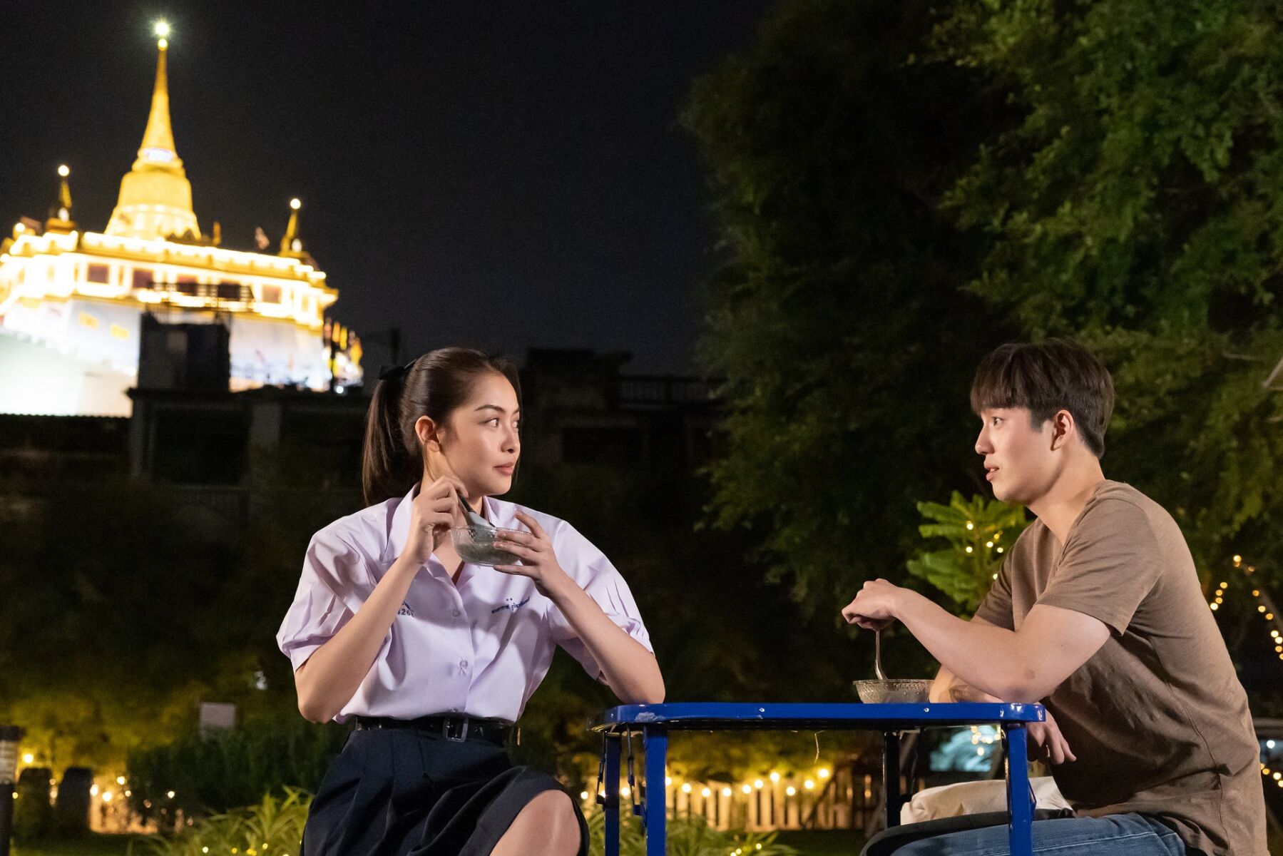 ต่อประกบเพลงขวัญ