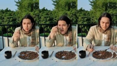 แน็ก ชาลี กินอาหารหมา