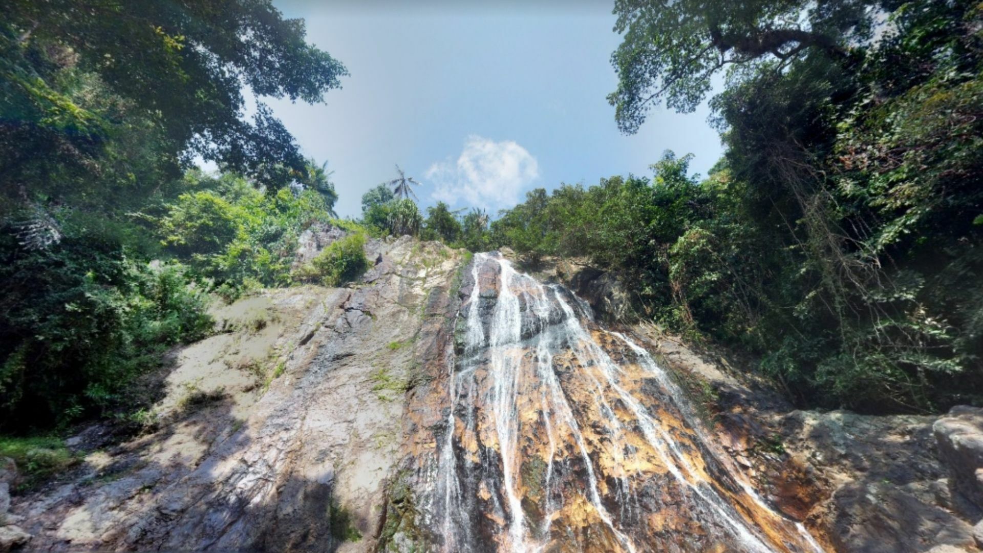 น้ำตกหน้าเมือง 2565