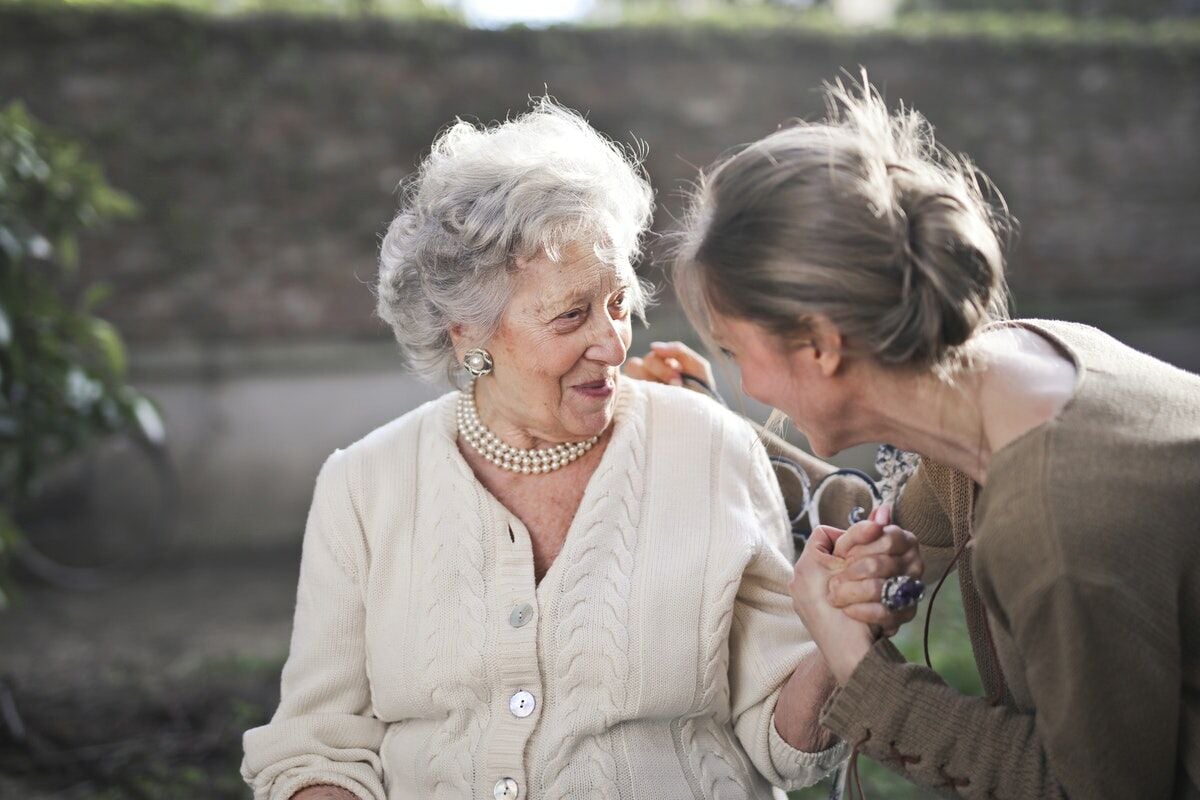 ฝันเห็นบรรพบุรุษผู้หญิง ที่ล่วงลับไปแล้ว