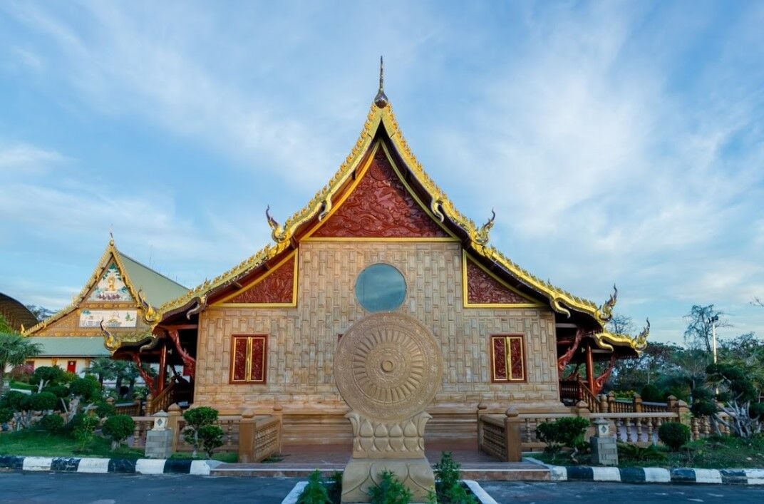 ที่เที่ยว อำนาจเจริญ 2565 วัดสี่แยก