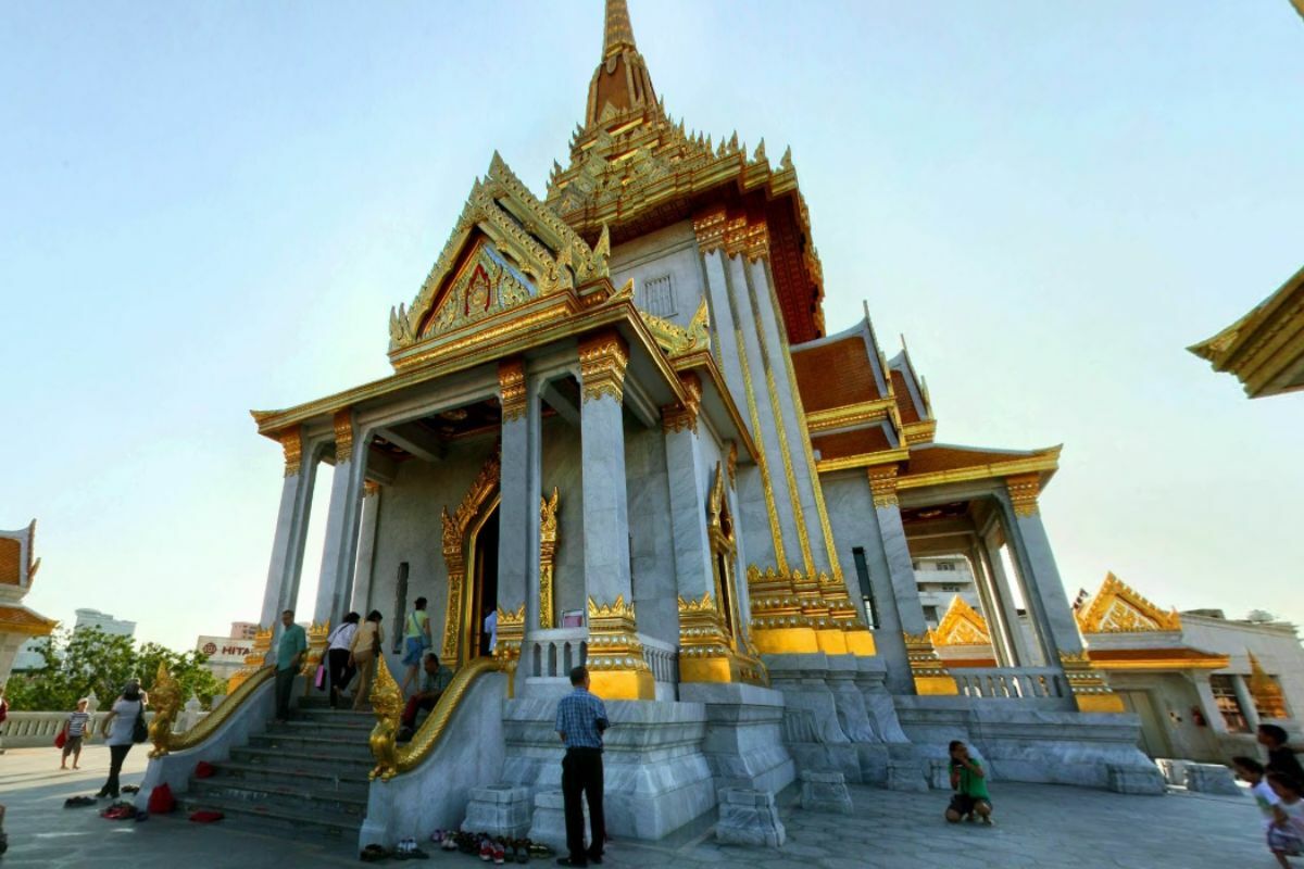 ไหว้พระ 9 วัด วันสงกรานต์