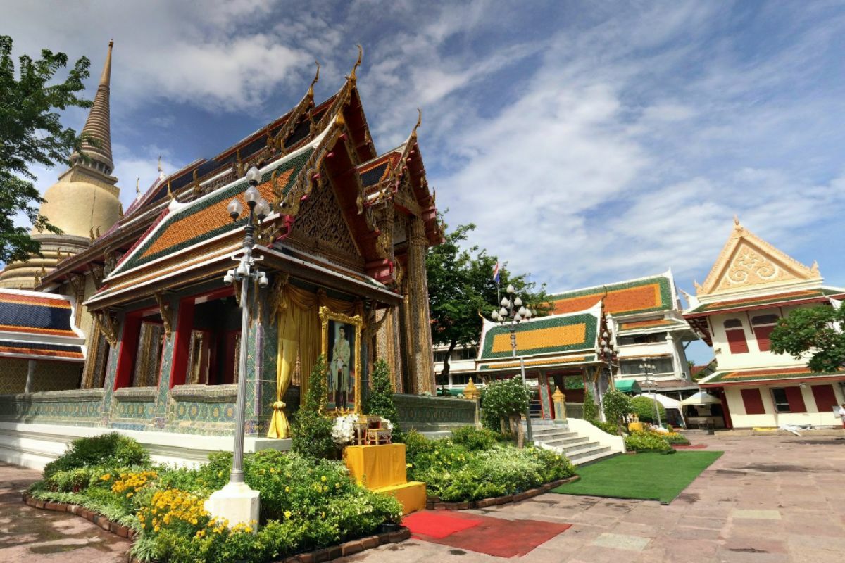 ไหว้พระ 9 วัด วันสงกรานต์