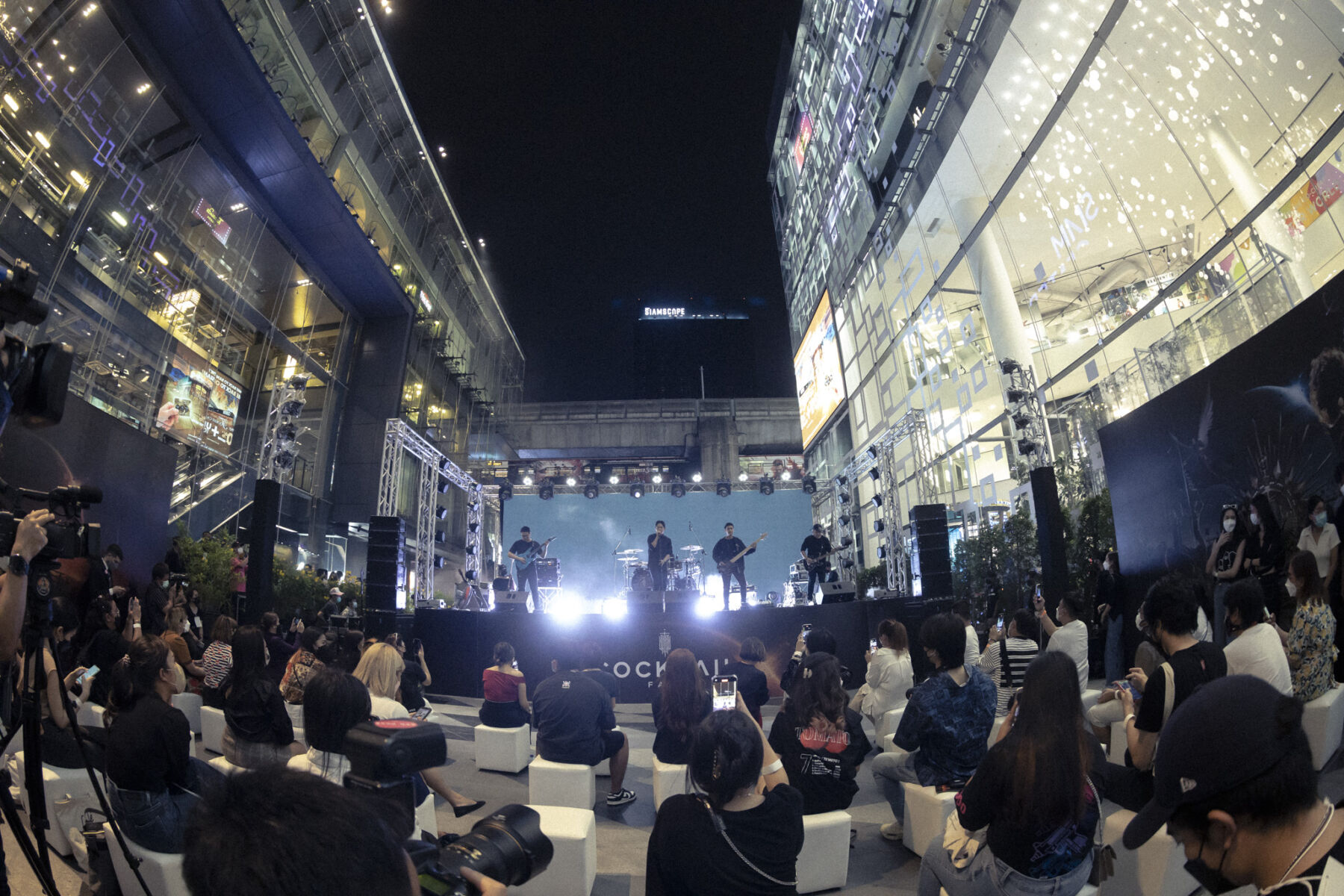 COCKTAIL FATE EXHIBITION นิทรรศการดนตรีและศิลปะ เปิดตัวอัลบั้มแพ็คคู่ FATE กลางลานหน้าสยามดิสคัฟเวอรี่