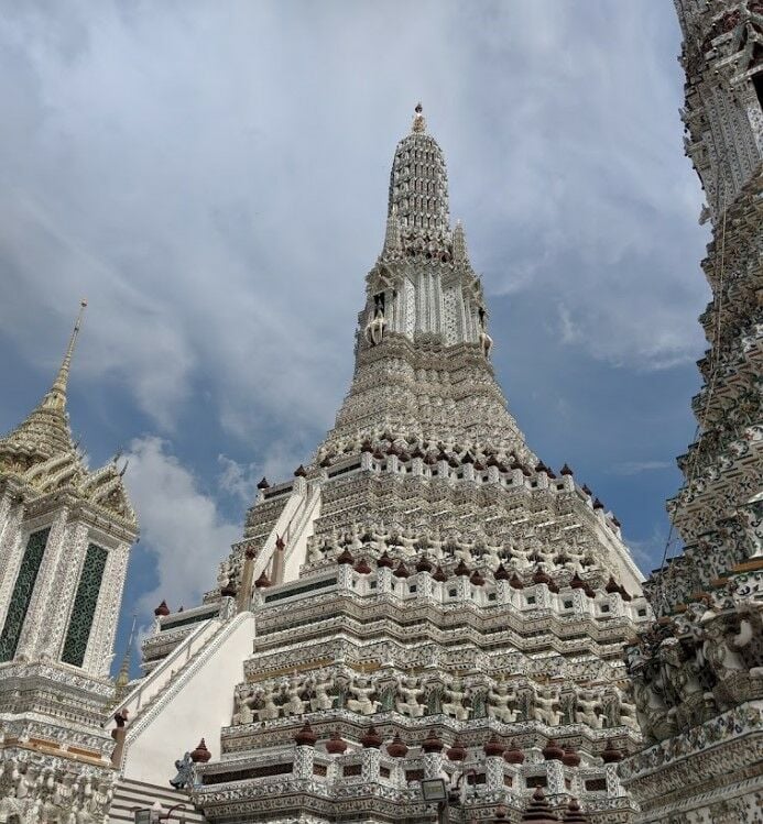 วัดอรุณ เที่ยวสงกรานต์ 2565 ที่ไหนดี แนะนำ 15 ที่เที่ยววันหยุดยาว คนไม่เยอะ