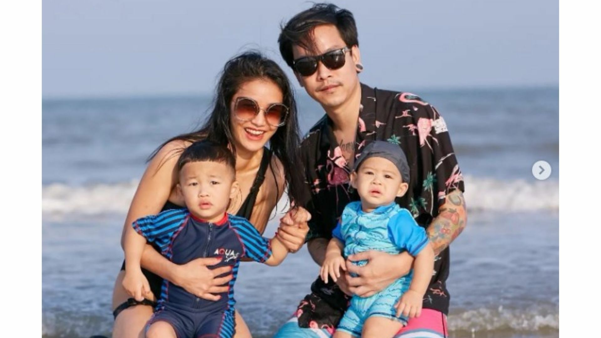 ครอบครัวชมพู่ ก่อนบ่าย บ้าน