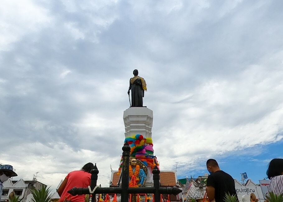 อนุเสาวรีย์