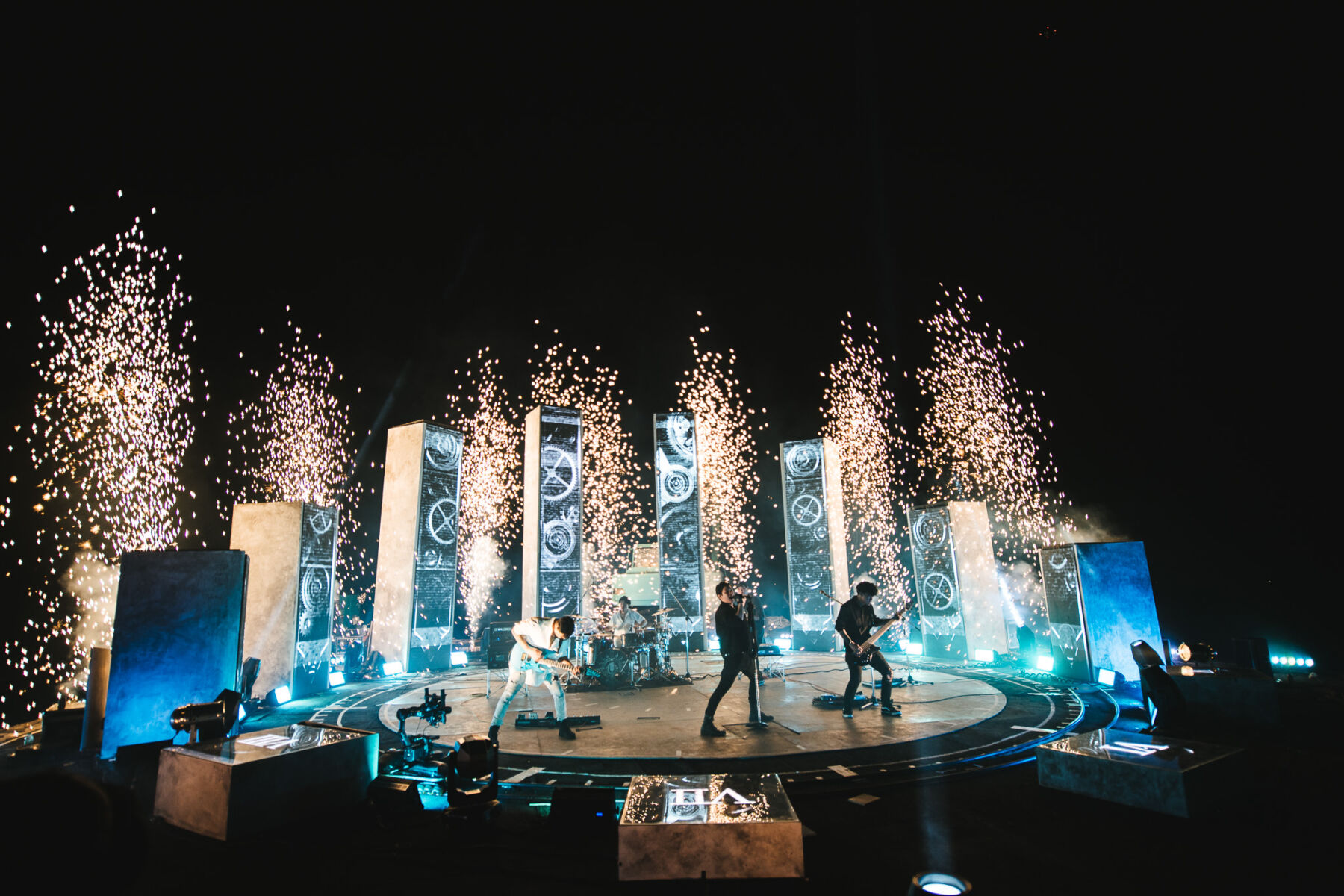 COCKTAIL ไลฟ์คอนเสิร์ตกลางทะเล