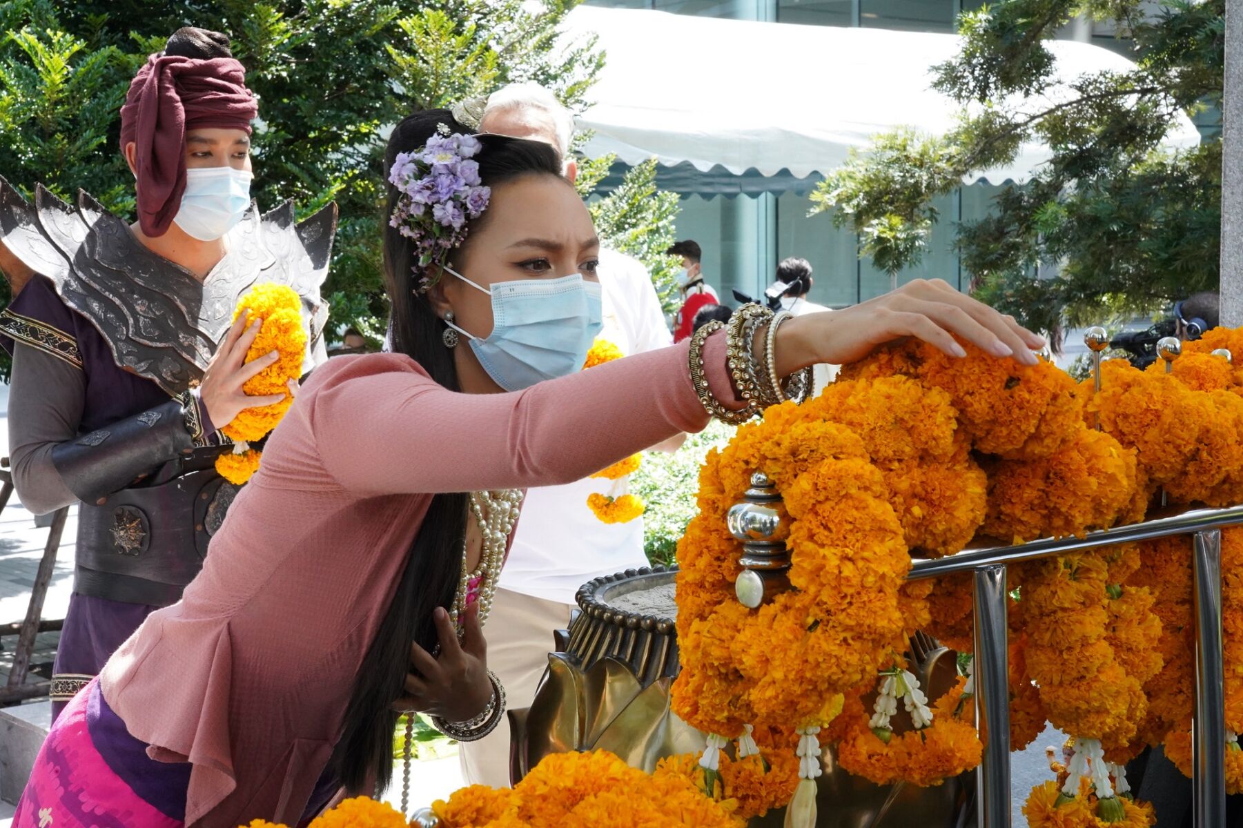 “ช่อง 8” ถือฤกษ์ดี บวงสรวง “เล่ห์ลุนตยา” จักรวาลซีรีส์ผีผ้าสุดหลอน พร้อมส่งขึ้นแอป “iQiyi (อ้ายฉีอี้)” ดูย้อนหลังฟรีที่แรก