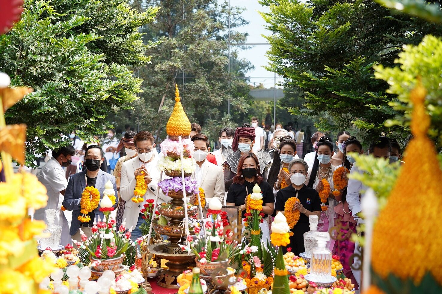 “ช่อง 8” ถือฤกษ์ดี บวงสรวง “เล่ห์ลุนตยา” จักรวาลซีรีส์ผีผ้าสุดหลอน พร้อมส่งขึ้นแอป “iQiyi (อ้ายฉีอี้)” ดูย้อนหลังฟรีที่แรก