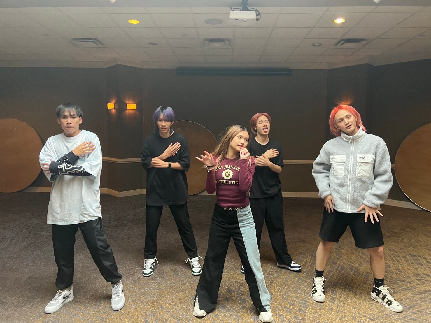 ข้าวสารเอ็นเตอร์เทนเม้นท์ เล่นใหญ่ ส่ง 4MIX x ยีนส์ ปพิชญา เตรียมความพร้อมก่อนขึ้นเวทีใหญ่ “Minnesota Songkran Festival”