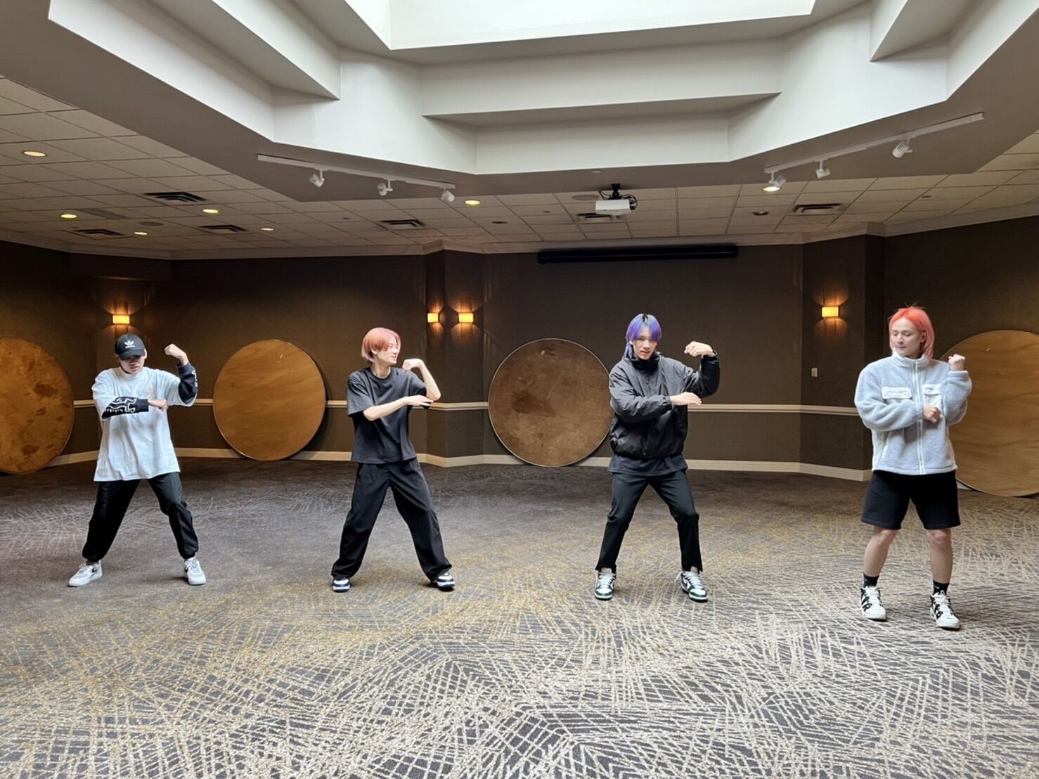 ข้าวสารเอ็นเตอร์เทนเม้นท์ เล่นใหญ่ ส่ง 4MIX x ยีนส์ ปพิชญา เตรียมความพร้อมก่อนขึ้นเวทีใหญ่ “Minnesota Songkran Festival”