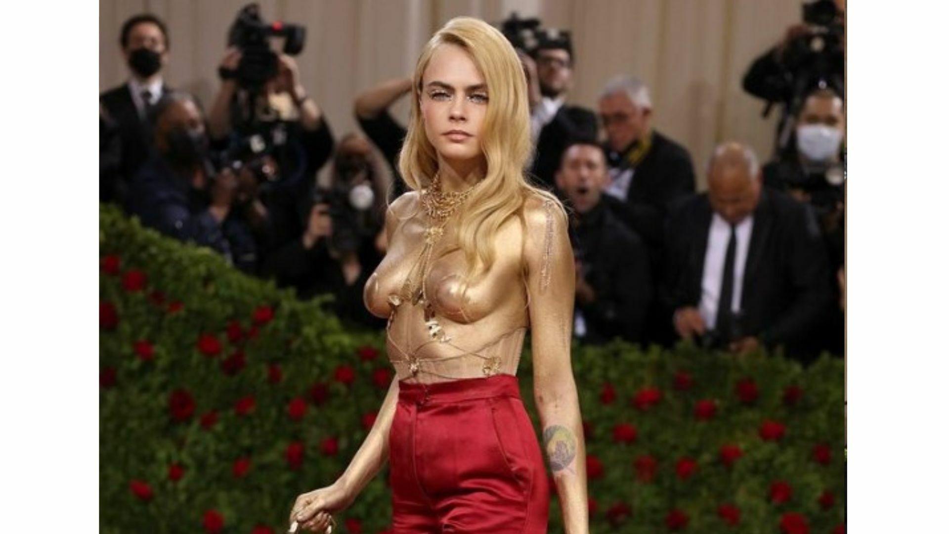 คาร่า met gala 2022