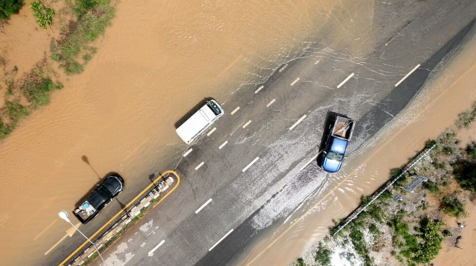 แคปชั่นน้ำท่วม 2565