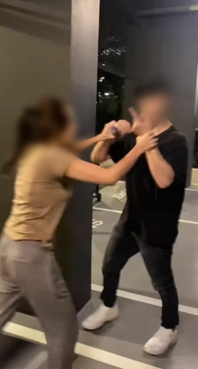 เคนลี take me out