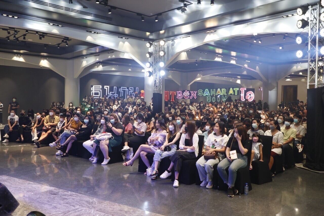 ONE DAY MEET WITH ใต้หล้า นักแสดง ภาพ