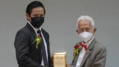 ร่วมยินดี! “โอม Cocktail" รับรางวัลศิษย์เก่าดีเด่น คณะรัฐศาสตร์ ม.ธรรมศาสตร์