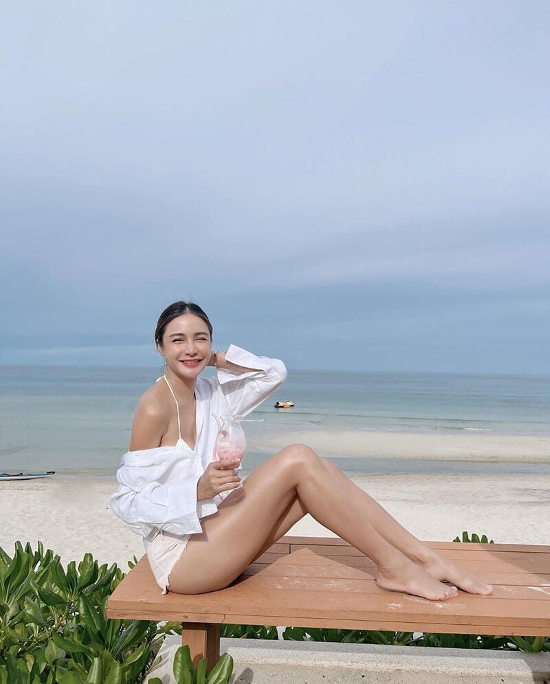 'กระแต ศุภักษร' ปล่อยเซ็ตภาพบิกินี่ สุดเซ็กซี่ พร้อมจริตท่าโพสสุดแซ่บ พร้อมทวงคืนราชินีความฮอต ทำชาวเน็ตตาลุกวาว