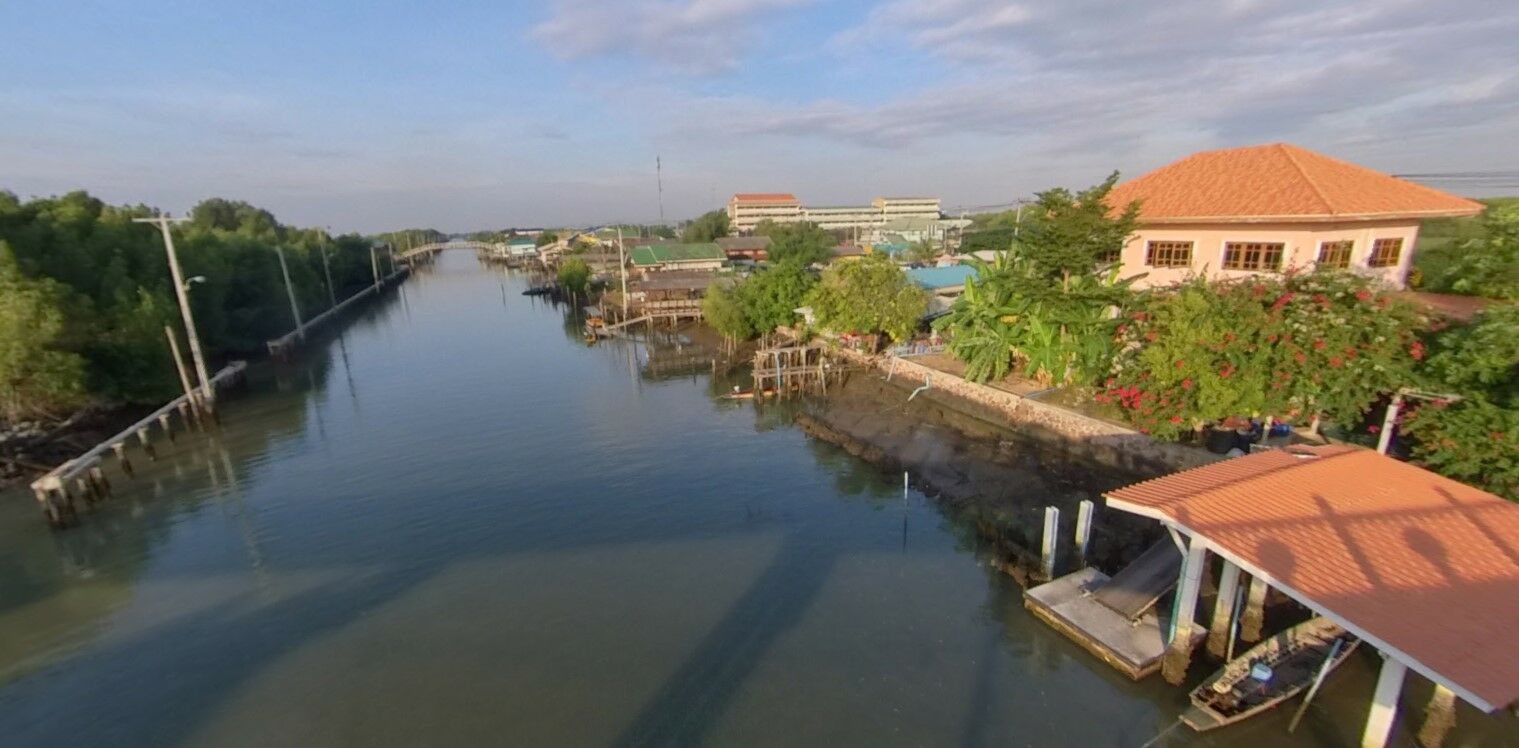 เทศกาลล่องเรือกินปู ดูวิถีชาวทะเลบางขุนเทียน