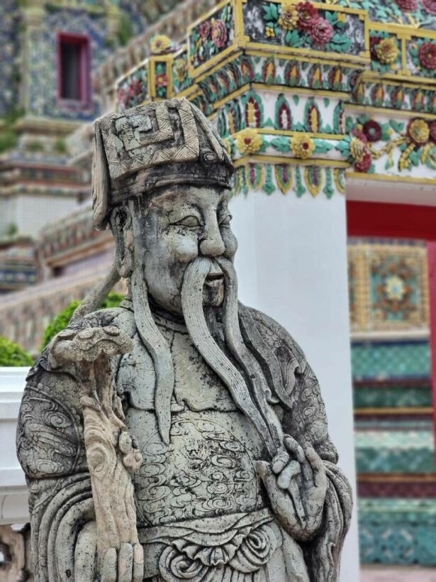 ตุ๊กตาอับเฉาคือ วัดพระแก้ว