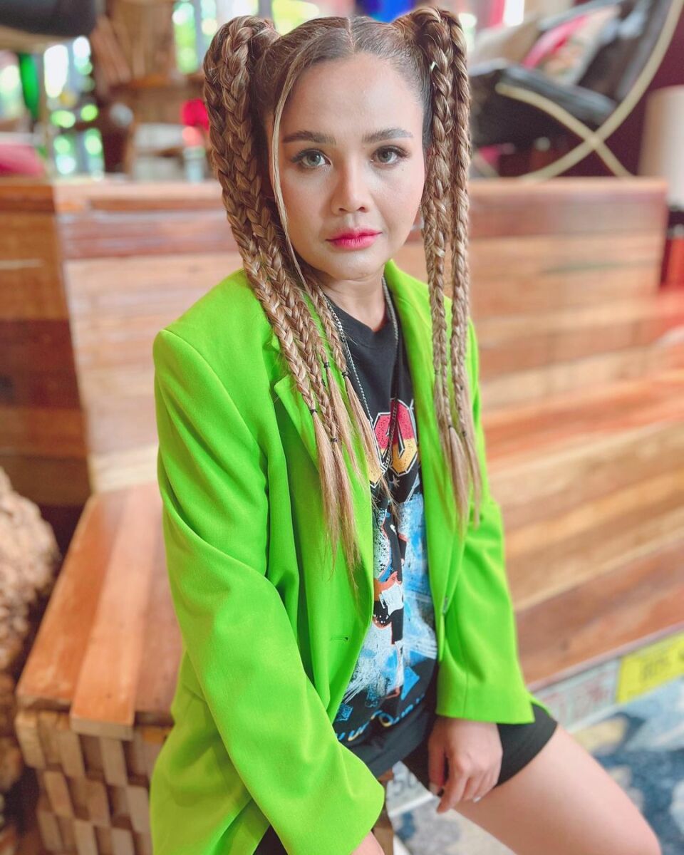 ตั๊กแตน ชลดา เสื้อหลุดกลางไลฟ์