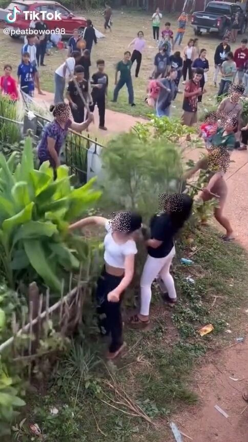 เต้นเขย่ารั้ว