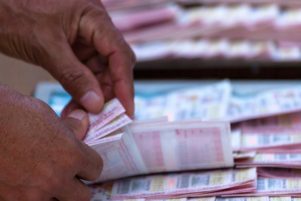 เลขเด็ด อ่างน้ำมนต์ตาทองงิ้วราย 1 8 65