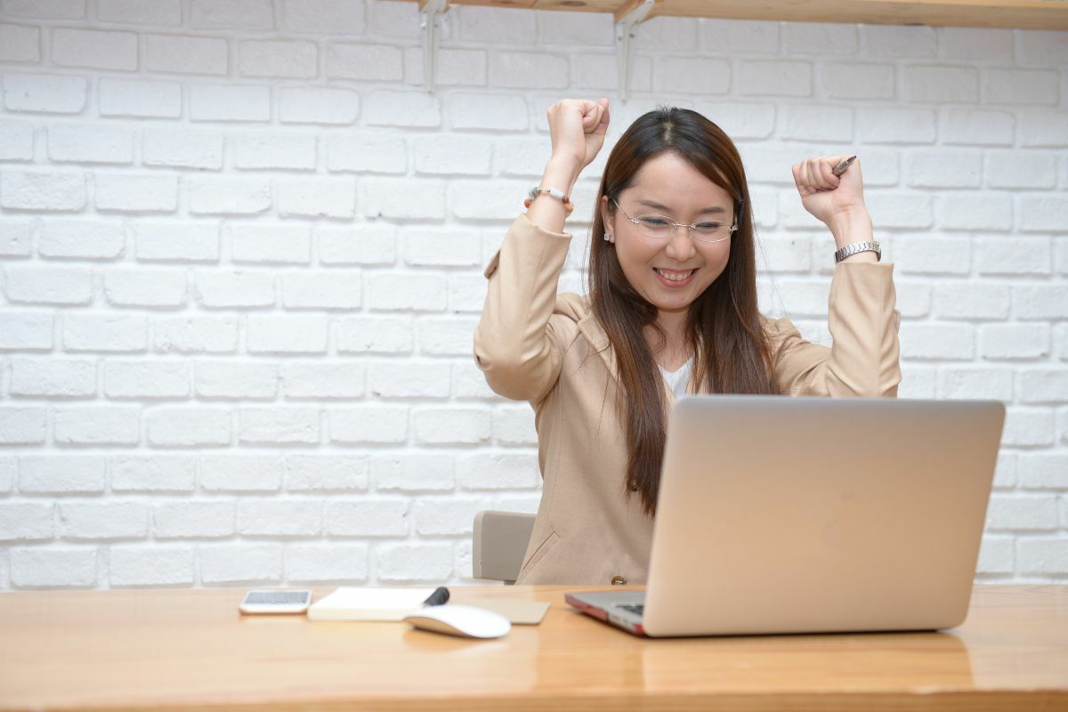 ฝันว่าเลิกงานเร็ว