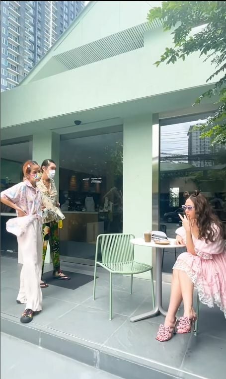 ชมพู่ อารยา แต่งตัวเบา ๆ