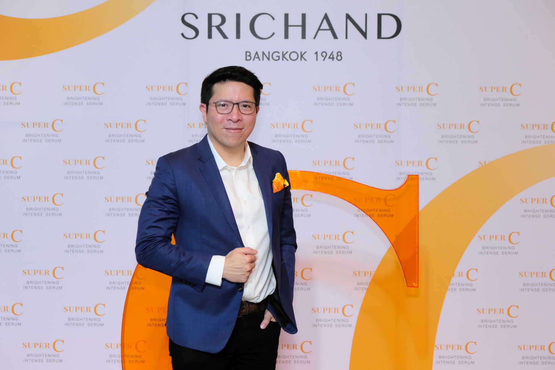 SRICHAND Super C Brightening Intense Serum กลยุทธ์ใหม่