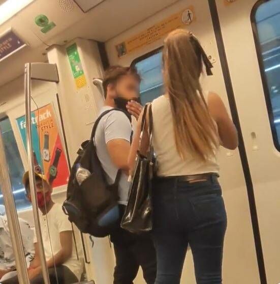 คลิปหนุ่มสาวอินเดียทะเลาะกัน