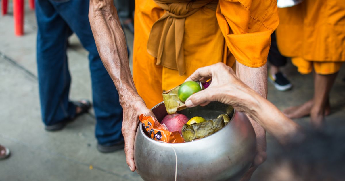 แคปชั่นวันเข้าพรรษา 2566