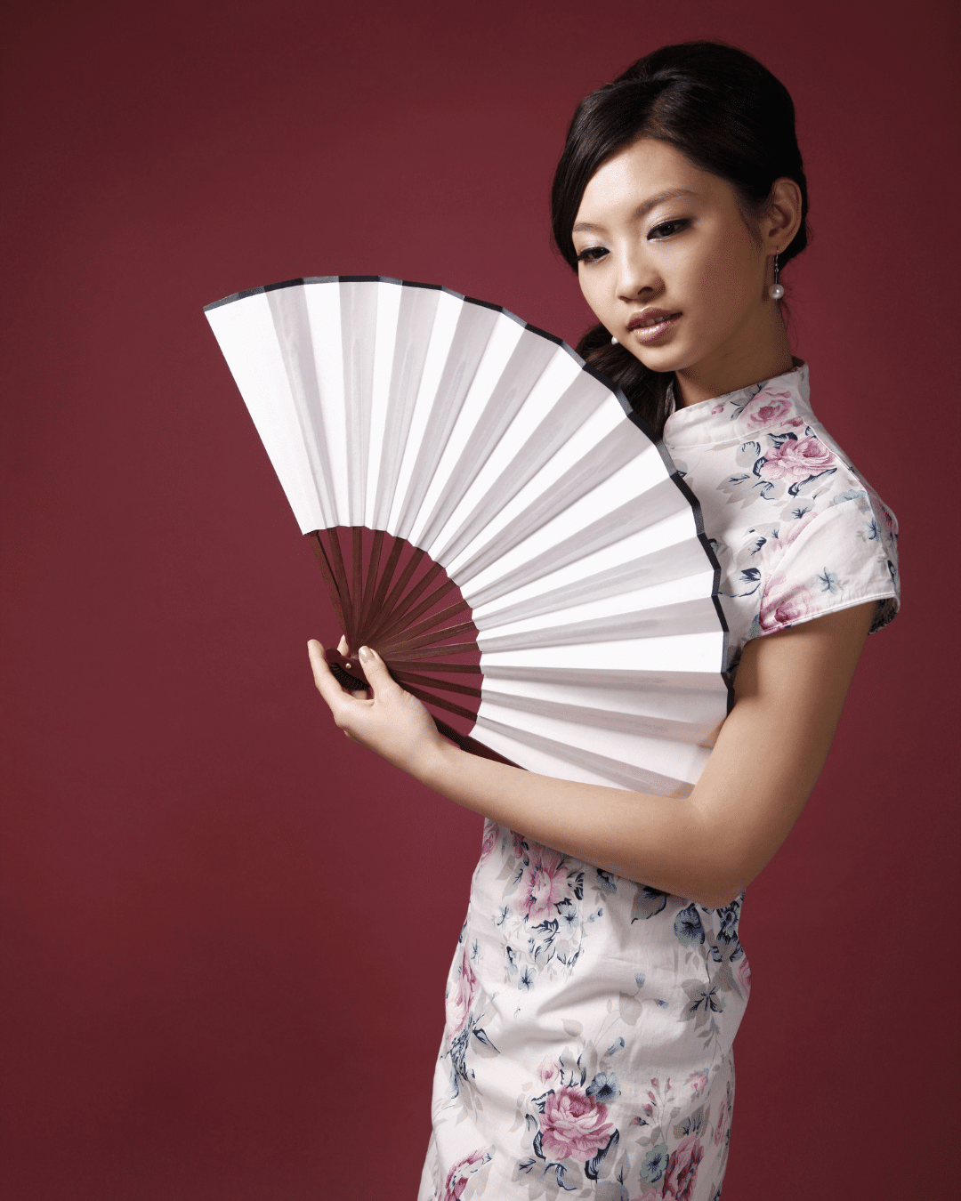 ผู้หญิงใส่กี่เพ้า