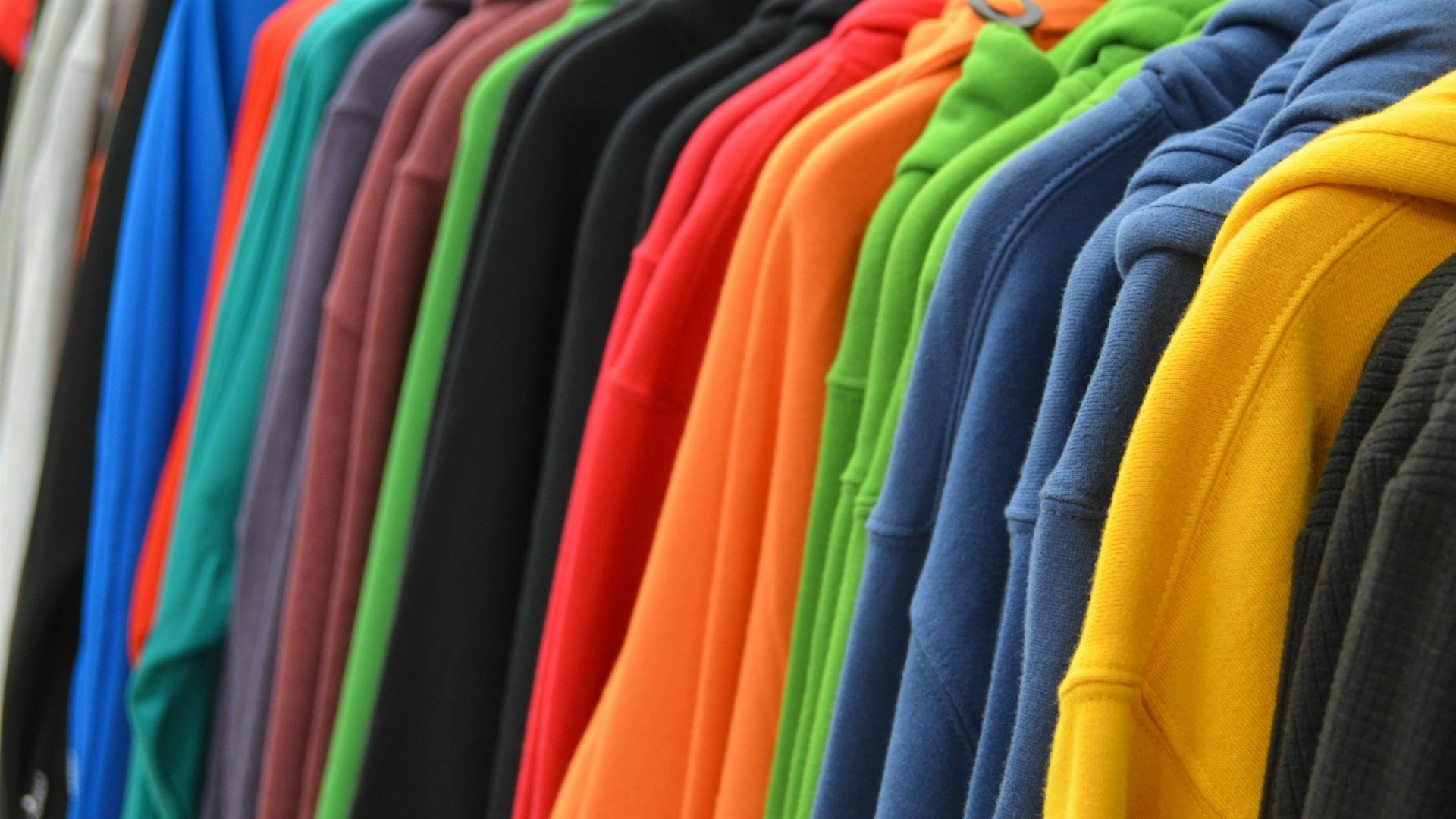 เสื้อผ้าสีมงคล วันสารทจีน 2566