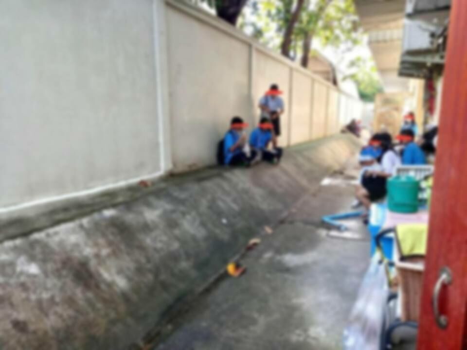 นักเรียนมั่วสุมสูบบุหรี่