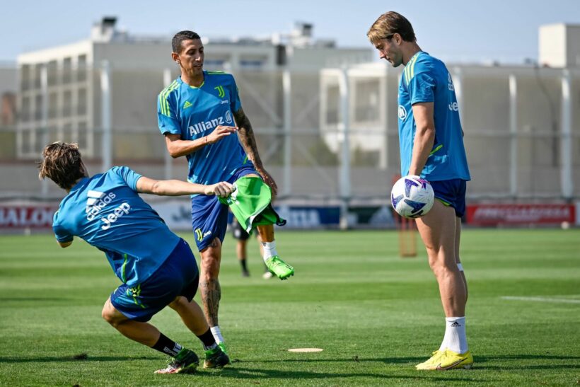 ดูบอลสด กัลโช่ เซเรียอา ยูเวนตุส ซาสซูโอโล่