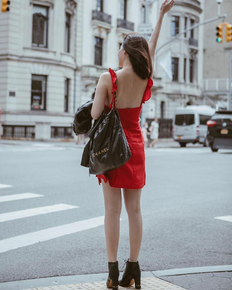 ออม สุชาร์ นางเอกสาว